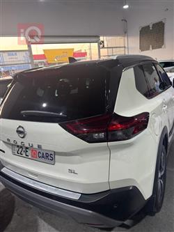 نيسان روج